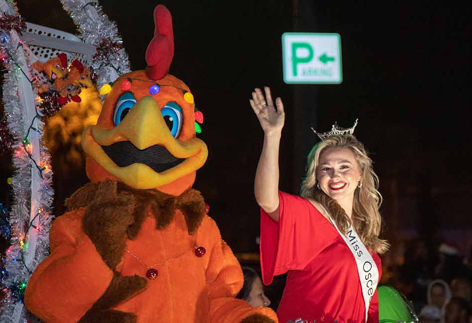 Thousands gather in downtown for Kissimmee's Festival of Lights Parade