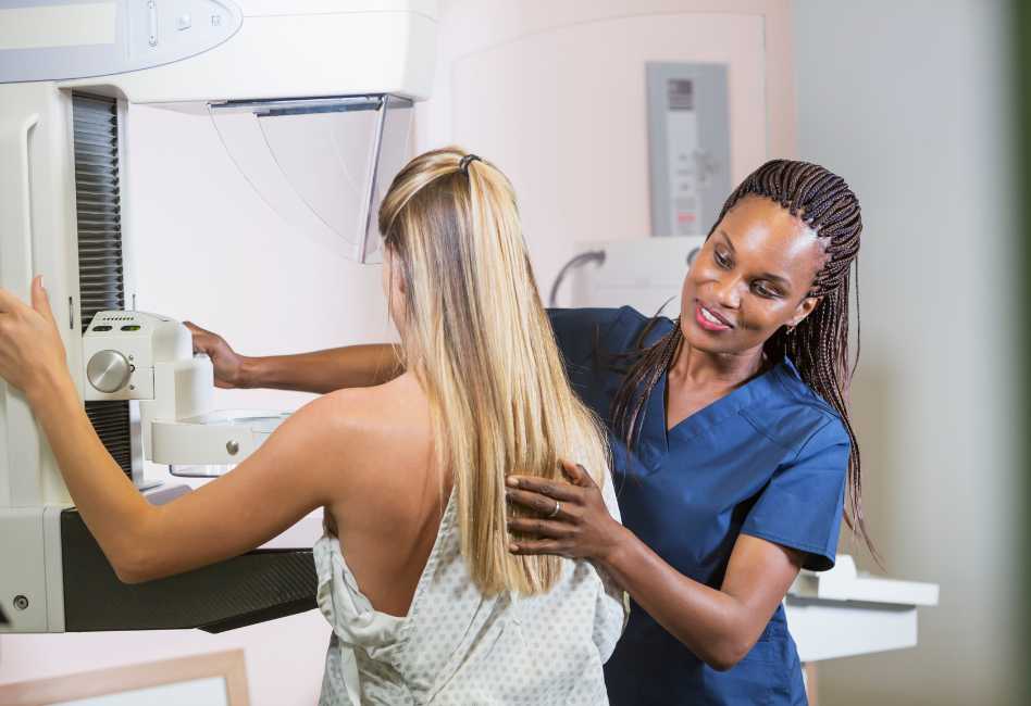 Women now recommended to begin mammograms at 40